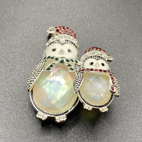 Vintage Napier Rhinestone Penguins Brooch Opalescent Cabochon Christmas Winter - Picture 1 of 7